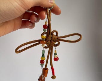 Paracord Lucky Knot Keychain – Chinese Lucky Knot with Gemstones – Boho Bag Charm with Carabiner – Handmade Unique Keychain