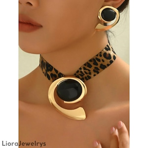 Goldene Leopard Choker Kette und Statement Ohrringe Set