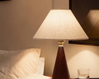 Piccola lampada da tavolo scandinava – Lampada da comodino in legno di noce con paralume in tessuto – Luce da lettura nordica minimalista