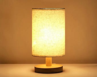 Lampada da tavolo minimalista in legno – Lampada da comodino con paralume in lino – Lampada da comodino USB – Lampada da scrivania scandinava in legno – Arredamento accogliente per la camera da letto