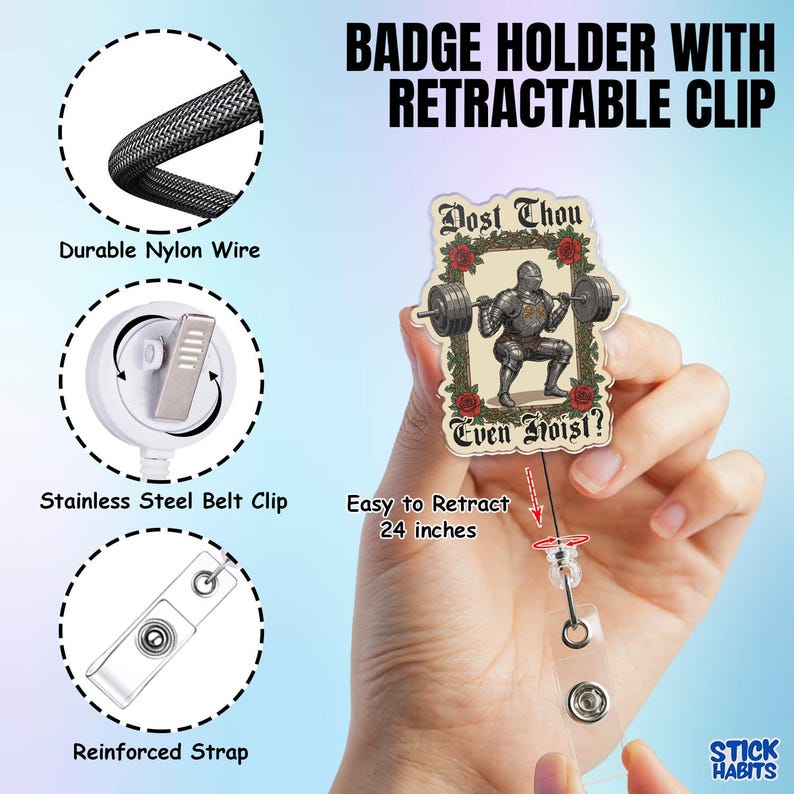 Op de afbeelding: Een badgehouder met een intrekbare clip. De badge toont een ridder die gewichten heft met de tekst "Dost Thou Even Moist?". Het heeft een duurzame nylon draad, een roestvrijstalen riemclip en een versterkte band. Gemakkelijk 61 cm in te trekken.