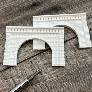 2 Pack - N Scale Model Train Tunnel Entrances - Customizable Track Width Openings for Multi-Track Layouts
