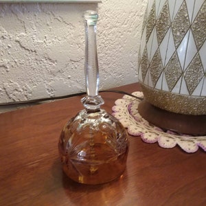 Vintage Crystal Bell,taglio austriaco per cancellare,boho tagliato per cancellare,campana di cristallo verde smeraldo,verde smeraldo tagliato per cancellare la campana,hobstar girando