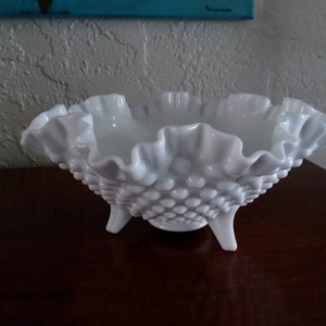 Vintage Fenton hobnail 3 toed bowl,9 rows of hobs,double crimped,fancy collectable,collectors quality,1960s,1970&#39;s,1980&#39;s,Martins Ferry,vtg