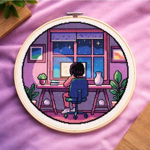 Midnight Creator Studio korsstygnsmönster (PDF), broderi för mysigt spelrum, Lofi nattbordsräknat korsstygn, direktnedladdning