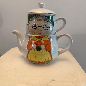 Vintage Tea For One Set, Grandma Knitting Teapot Cup, Made in Korea, Stacking Teapot Mug, Cottagecore Tea Set, Grandmother Gift, Whimsical K
