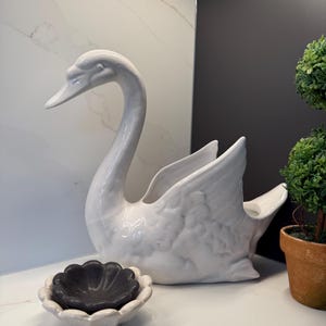 Vintage RB Alcobaça Portugal Swan Planter Stor Vit Keramik Vas Svanen Cottagecore Bröllopsdekor