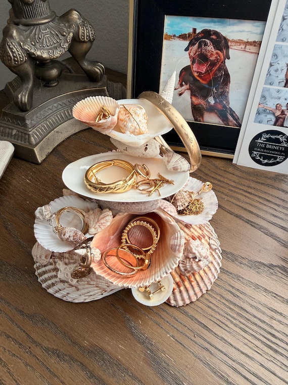 Custom seashell jewlery/trinket holder
