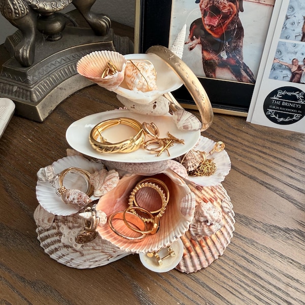 Custom seashell jewlery/trinket holder