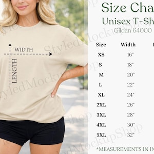 Może przedstawiać: Beżowa koszulka unisex z tabelą rozmiarów. Tabela zawiera rozmiary od XS do 5XL, z wymiarami w calach. Koszulka to Gildan 64000. Szerokość waha się od 40,6 cm do 81,3 cm, a długość od 68,6 cm do 88,9 cm.