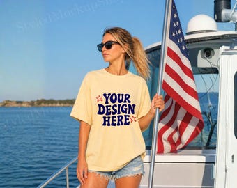 Mockup della t-shirt Comfort Colors 1717 Butter / Mockup di abbigliamento estivo patriottico con yacht (Download digitale)