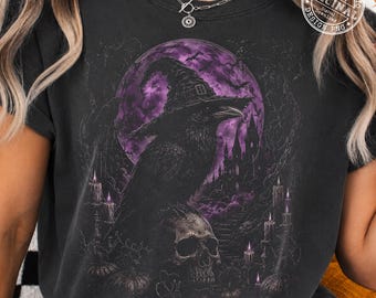 Rabe Hexe Halloween Shirt PNG, Vintage Halloween Distressed Shirt Design, Schädel Lila Mond PNG, Gothic Halloween Sublimation Download PNG