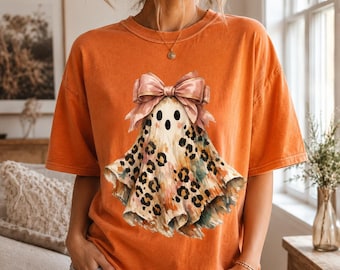 Fantasma leopardato con fiocco civettuolo PNG, design boho con fantasma a pennellate per sublimazione, fantasma colorato di Halloween PNG per magliette, download digitale
