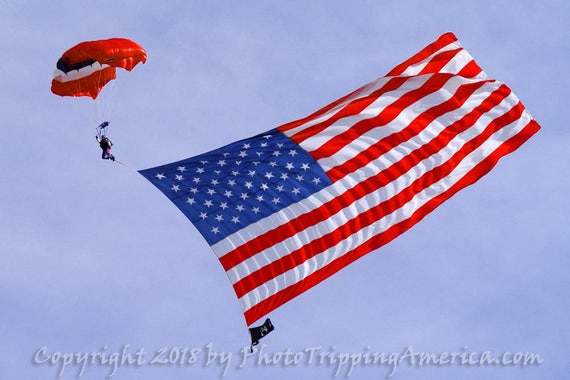 Us Flag Skydiving Shirt Patriotic American Parachute T-Shirt Us Flag Skydiving Shirt Patriotic American Parachute T-Shirt