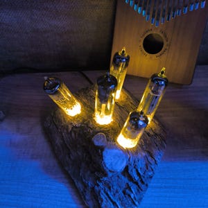 Handcrafted Masterpiece: 5-Bulb Asymmetric Retro Lamp on Natural Wood