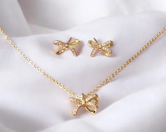 Smycken med rosett och diamanter, guldhalsband med diamanter, diamantörhängen, bröllopspresent, present till henne