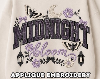 Ricamo con applicazione "Midnight Bloom", felpa con falena, luna e fiori, lettere stile college Whimsigoth, file digitale in diverse taglie.