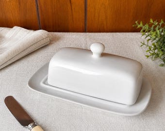 Sweeese White Ceramic Butter Dish With Lid 7.5 x 4 Microwave Dishwasher Safe