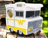 Retro Camper Birdhouse, 3D Printed Vintage RV Bird House, Camping Garden Decor, Gift for RV Lovers — photo 9 of 17