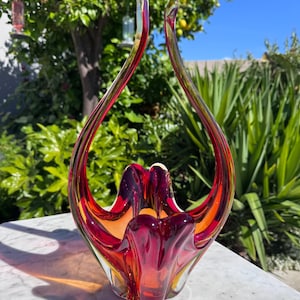 Amber Handkerchief - Etsy MCM Red Amber Swirl Hand Blown Art Glass Handkerchief Ruffled Centerpiece Bowl main image 2