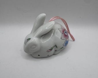 Vintage Takahashi Ceramic Bunny Rabbit Figurine Potpourri Ornament White Floral
