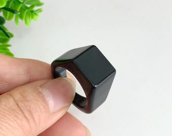 Natürlicher schwarzer Achat handgeschnitzter Ring