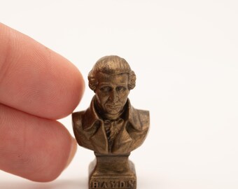 Busto en miniatura de Joseph Haydn / Escala 1:12 / Decoración para biblioteca de casa de muñecas / Escultura de compositor / Acabado en bronce