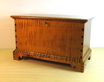 Tiger Maple Miniature Blanket Chest with Inside Tray and Lock