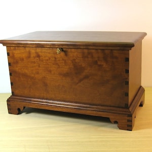 Cherry Miniature Blanket Chest with Inside Tray and Lock