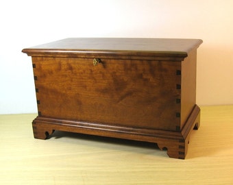 Cherry Miniature Blanket Chest with Inside Tray and Lock