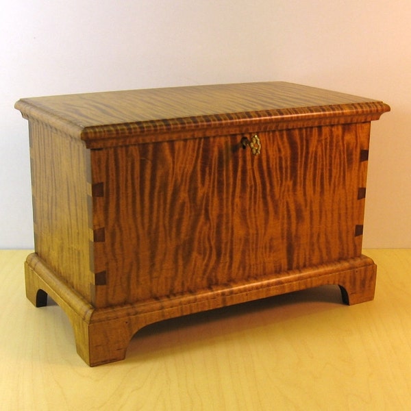 Tiger Maple  Miniature Keepsake Box with Lock and lift out Tray