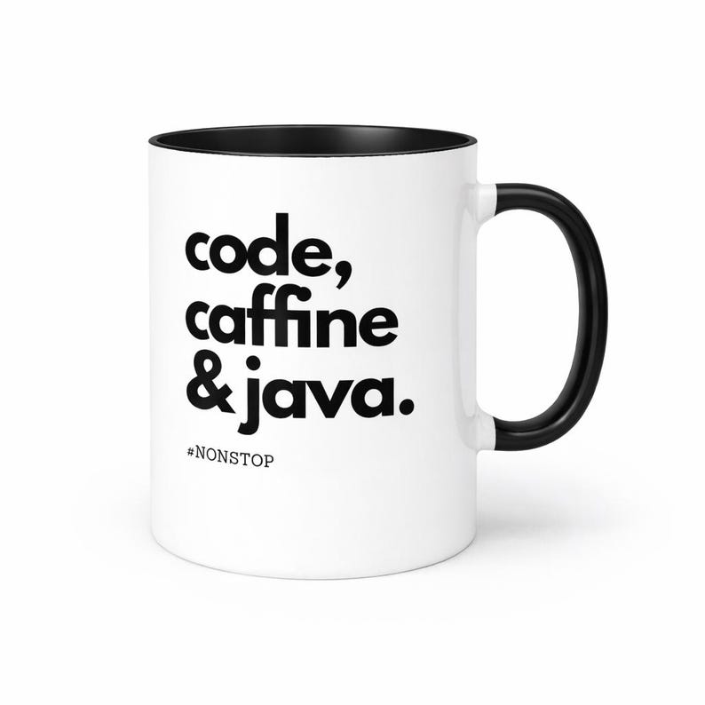 Pode incluir: Caneca de cer&acirc;mica branca com interior e al&ccedil;a pretos. A caneca apresenta o texto "code, caffeine & java." em preto, com "#NONSTOP" abaixo. Um presente para programadores e amantes de caf&eacute;.