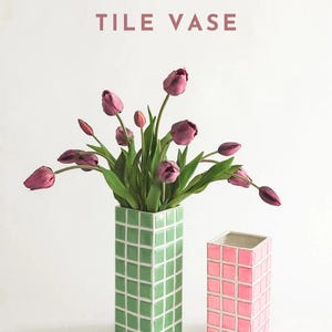 Vase en carrelage fait main | Vase à fleurs quadrillé | Décoration d'intérieur unique | Cadeau pour elle