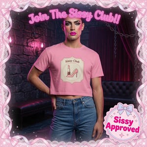 Sissy Club Lippenstift und Ferse Crop Tee | retro pinkes feminines Logo
