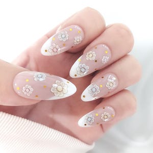 Full Set of 20 Press On Nails, No Sizing Required, White French Tip, Cute Daisy Floral Nails, Bridal Wedding, Handmade Reusable Fake Nails