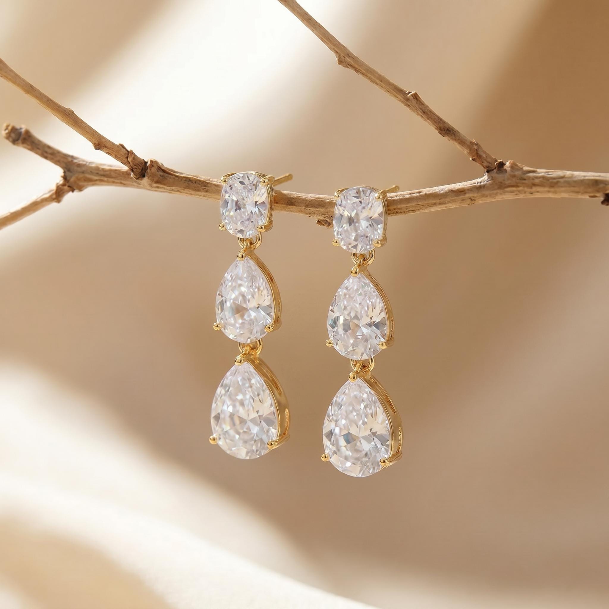 Pear cut diamond - Etsy 日本