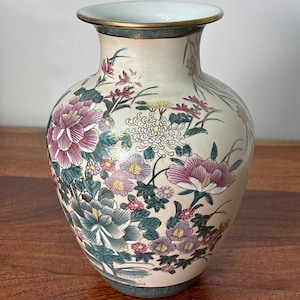 Vintage Chinoiserie Porcelain Vase – Hand-Painted Peony Floral Home Decor