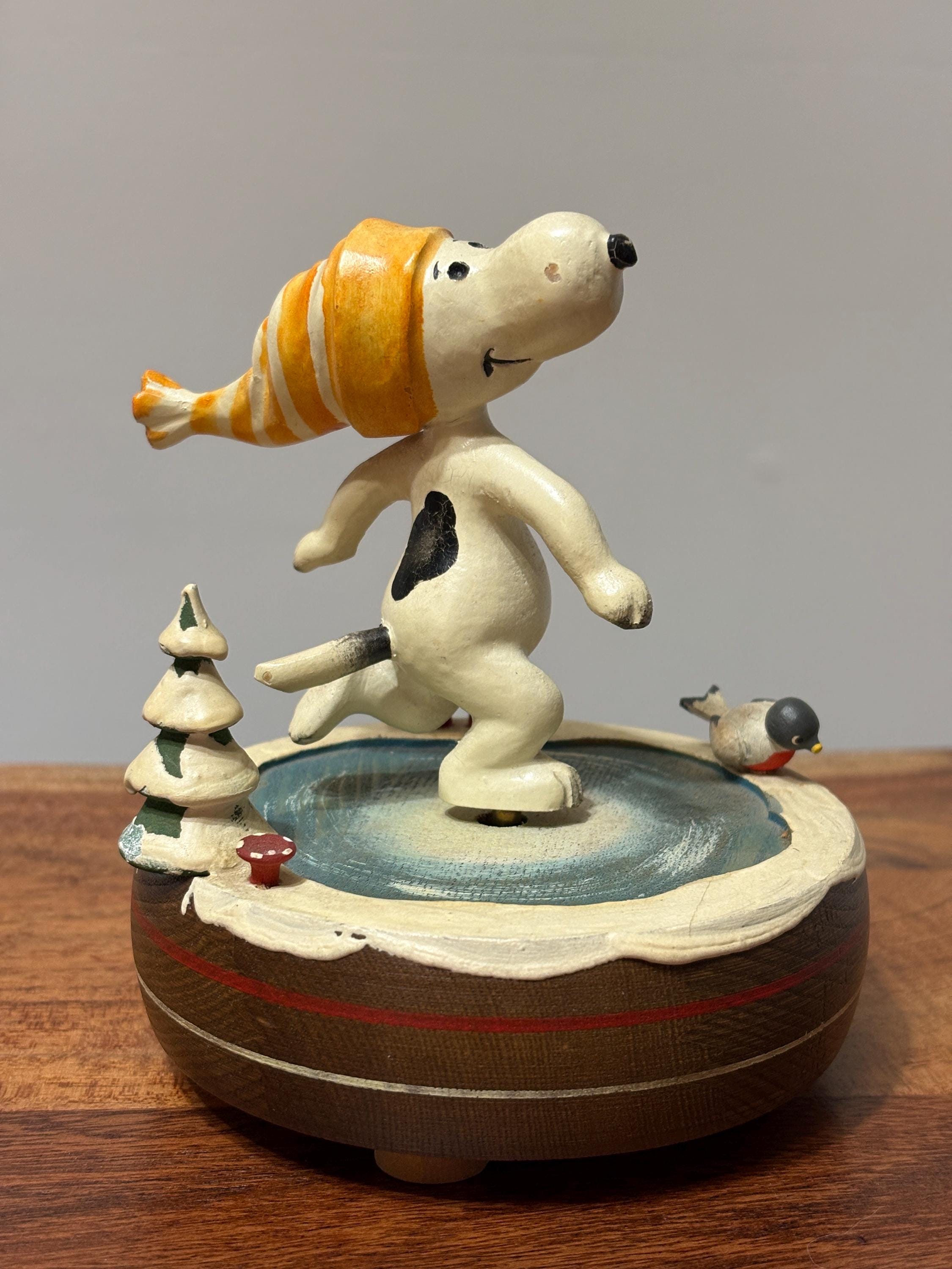 1968 Snoopy Music Box - Etsy