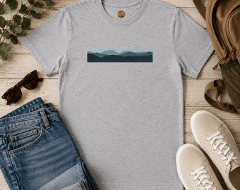 ミニマルな山脈Tシャツ｜抽象的な風景Tシャツ、ブルーホライズン
