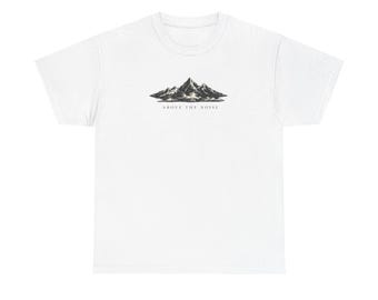 山脈のイラストTシャツ｜ミニマルな風景キャンプシャツ