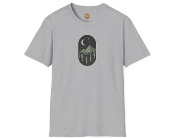 T-Shirt Berglandschaft | Halbmond, Tannenbäume, Sternenhimmel
