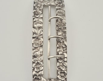 Hebilla de cinturón victoriana de plata esterlina Unger Brothers con relieve floral Art Nouveau