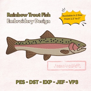 Puede incluir: Un diseño de bordado de una trucha arcoíris. El pez es marrón, verde y rosa, con el texto "Rainbow Trout Fish Embroidery Design". El diseño está disponible en 3 tamaños, de 2,8 cm a 5,1 cm.