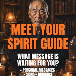 Può includere: Una persona anziana con capelli grigi e una veste scura siede dietro un tavolo con candele, una lanterna e carte dei tarocchi. Il testo recita: MEET YOUR SPIRIT GUIDE, WHAT MESSAGE IS WAITING FOR YOU?, PERSONAL MESSAGES, SIGNS, GUIDANCE e un'icona bussola.