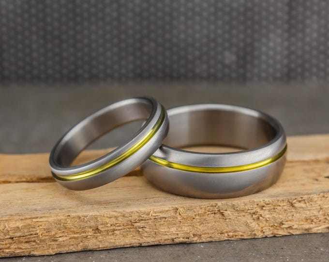 Titanium Wedding Rings: Golden Anodized Inlay, Matching Engagement Set. (00019_4N7N)