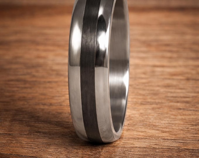 Polished Titanium Ring with Carbon Fiber Band. (00345_4N)