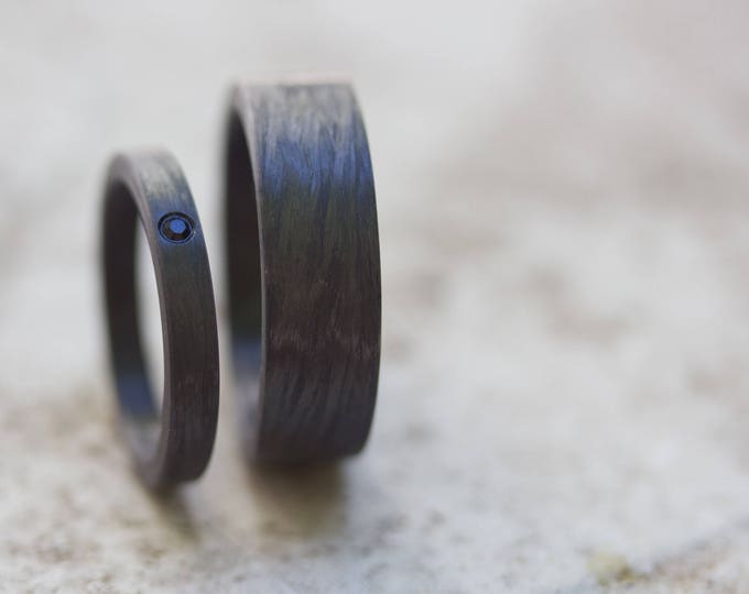 Matte Carbon Fiber Wedding Ring Set with Swarovski Crystal. (00101_4S_7N)