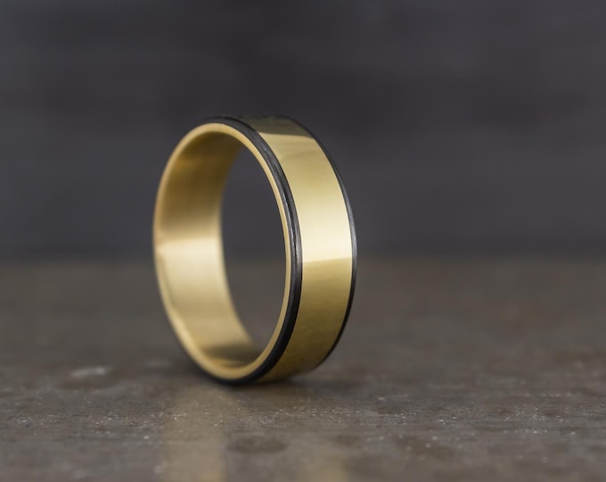 18K Yellow Gold Ring with Matte Carbon Fiber Band, Handmade. (04703_6N)