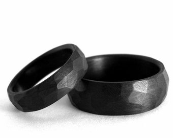 Set of hammered carbon fiber rings . Wedding bands. Matte carbon fiber hammered engagement bands. (00111_6N8N)