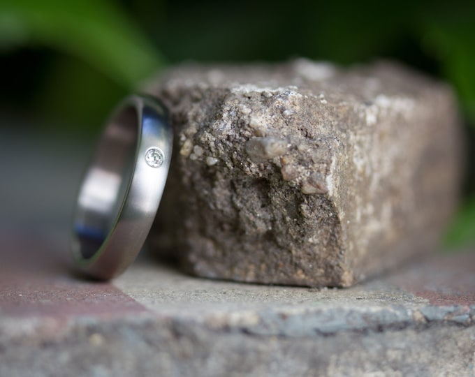 Matte Titanium Women's Ring with Swarovski Crystal, Hypoallergenic. (00003_4S)